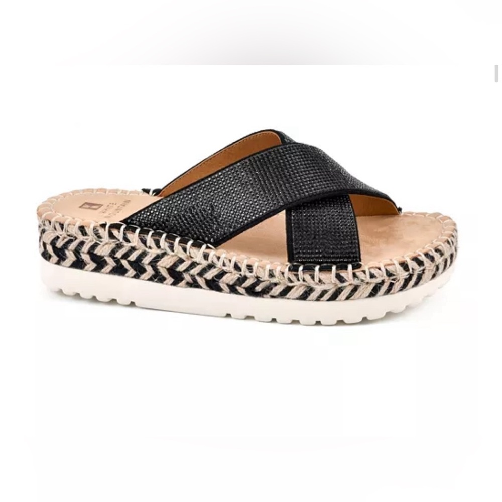 White mountain “Kimberly” sandals